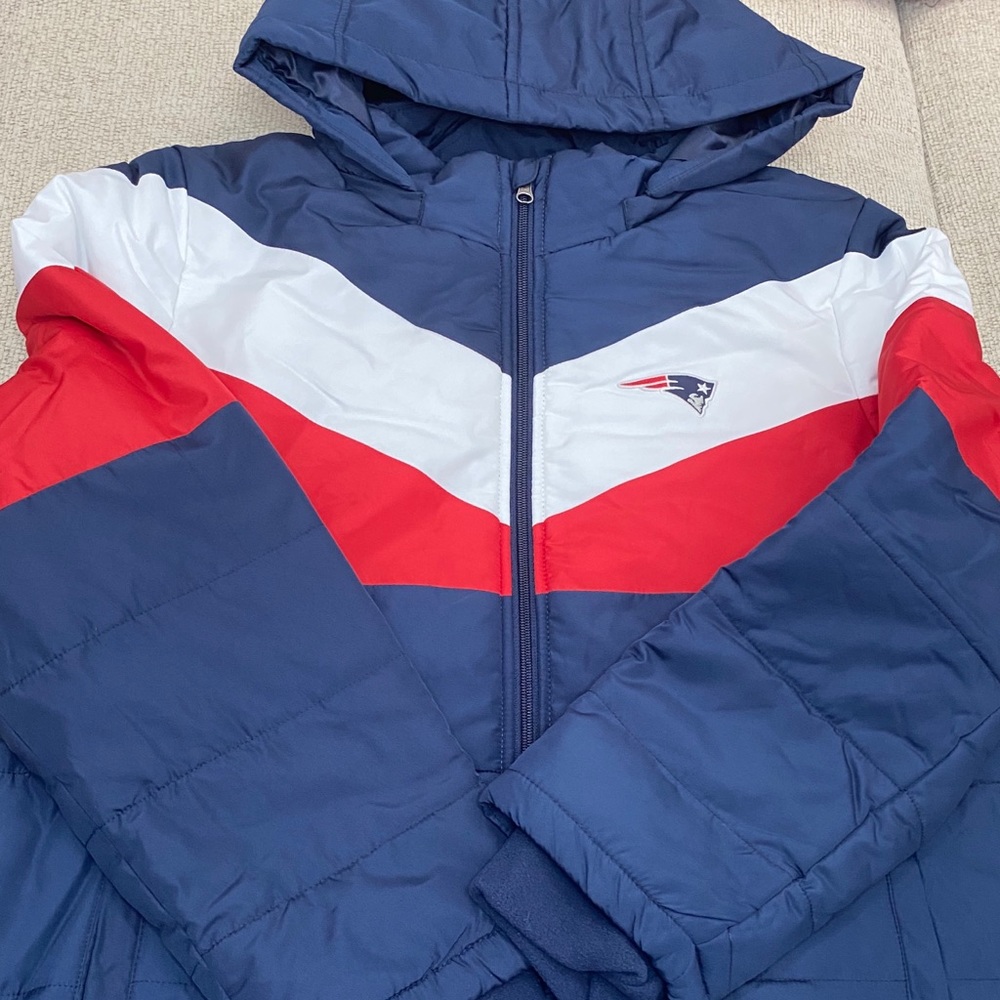 NWT Women’s New England Patriots puffer